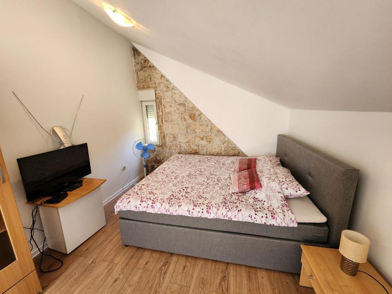 Apartmani Sole Вис Экстерьер фото
