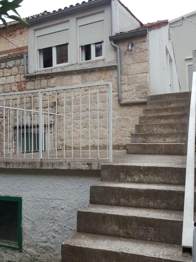 Apartmani Sole Вис Экстерьер фото